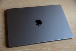 MacBook Pro 16” M1 Pro - 32 GB RAM / 512 GB SSD