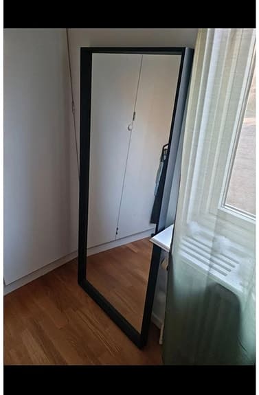 IKEA spegel svart
