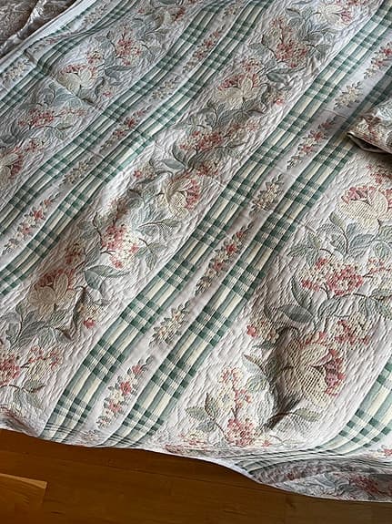 Tvåsidig sängöverkast 270cm.x 270cm.