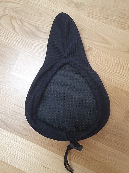 Sadelskydd i svart från Biltema