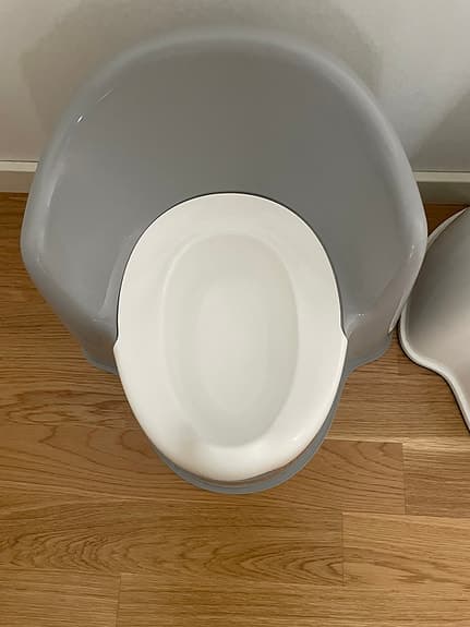 BabyBjörn potta grå och vit plast