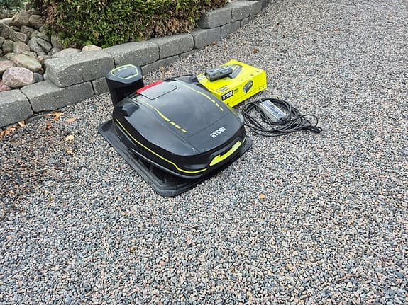 Ryobi robotgräsklippare