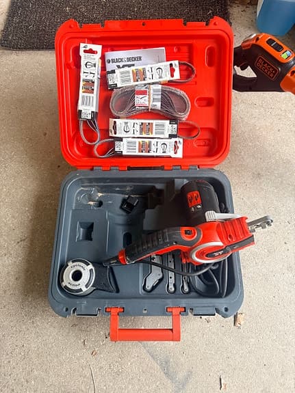 Black & Decker grästrimmer med tillbehör och Dewalt kompressor