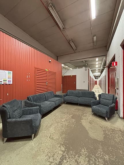 Design bädd-soffgrupp 3+3+1+1 – i mörkgrå sammet - FRI FRAKT