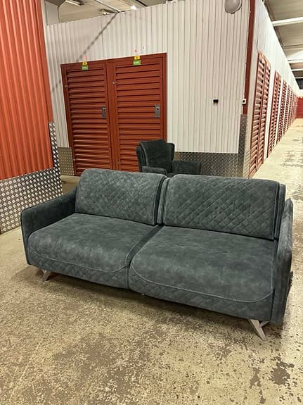 Design bädd-soffgrupp 3+3+1+1 – i mörkgrå sammet - FRI FRAKT