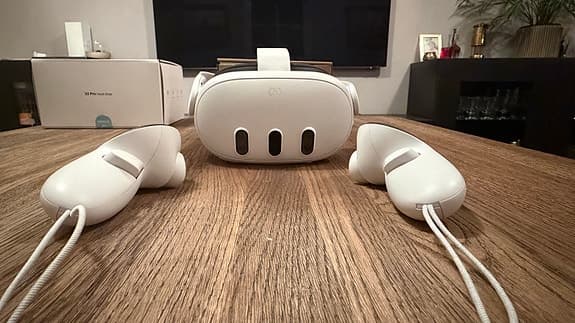 Meta Quest 3 VR‑headset 4k med bobovr s3 pro headstrap