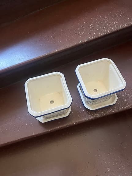 Blomkrukor keramik vit blå mönstrad