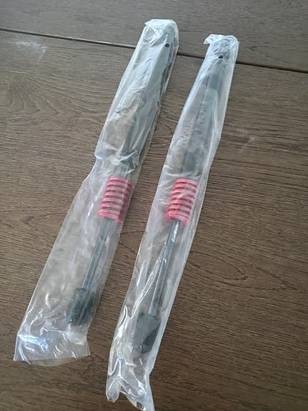 Tesla Model 3 lyft gasfjädrar baklucka