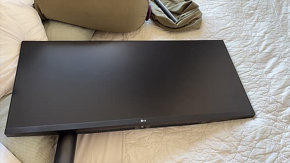 LG 34’ screen