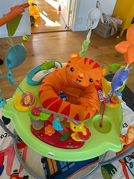 Fisher-Price hoppgunga aktivitetscenter flerfärgad