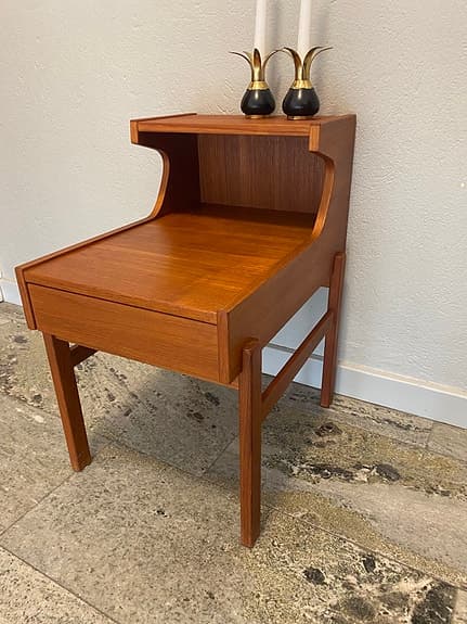 Nattduksbord i teak 1960-tal