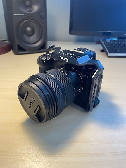 Panasonic Lumix S5 + 20-60mm | SmallRig-bur | Batterier | Minneskort | Rengöring