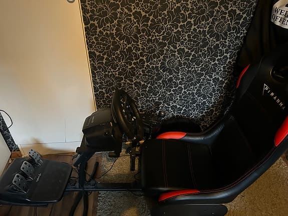 Logitech G29 racerratt med pedaler och växelspak