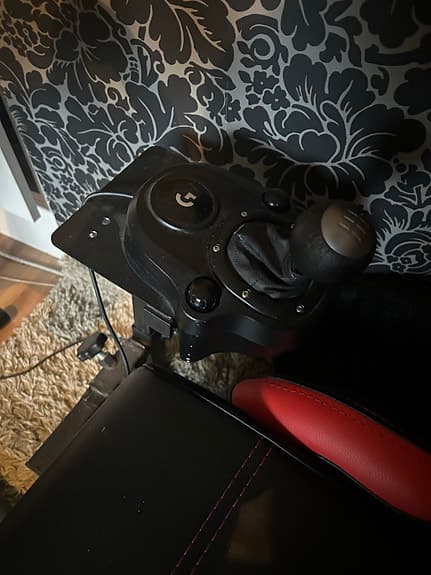 Logitech G29 racerratt med pedaler och växelspak