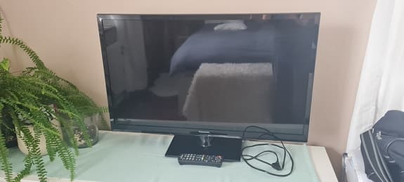 Panasonic Platt LCD/LED TV 32in Svart