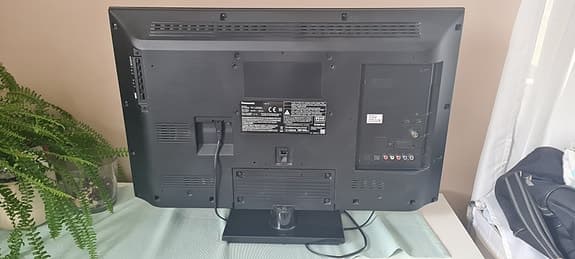 Panasonic Platt LCD/LED TV 32in Svart
