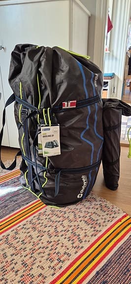 Tält och campingsäng