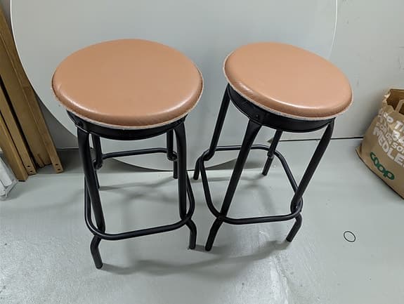 Barstolar med beige sits
