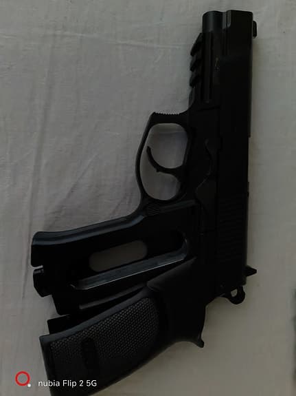 Airsoft pistol co
