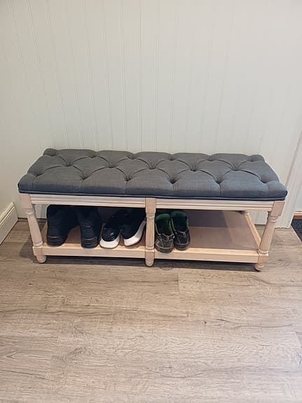 Sittbänk med skoförvaring