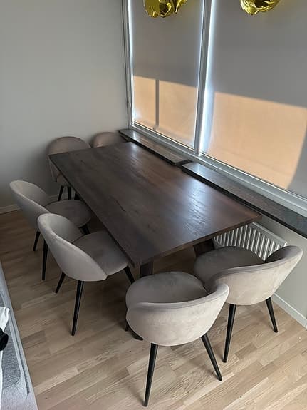 Matgrupp 6 stolar - mörk valnötsfärgad bord