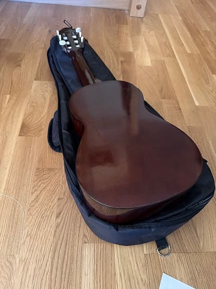Akustisk gitarr junior