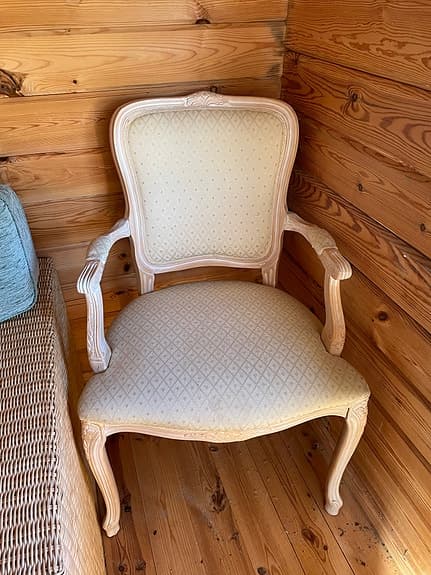 Okänt märke stoppade stolar trä vit/beige tyg