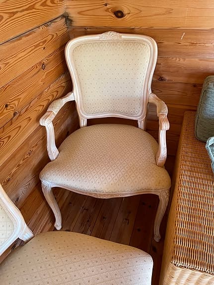 Okänt märke stoppade stolar trä vit/beige tyg