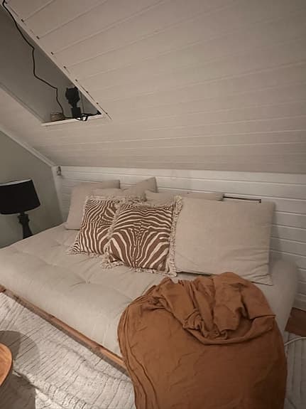 Fin sparsamt använd soffa - bäddsoffa