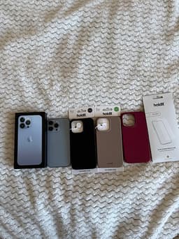 iPhone 13 Pro med tillbehör
