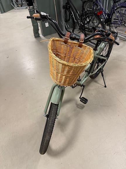 Elcykel + 2 batterier (1 ny) – nyskick! / E-bike like new