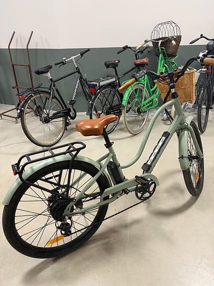 Elcykel + 2 batterier (1 ny) – nyskick! / E-bike like new