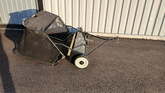 Gräsuppsamlare / lövuppsamlare åkgräsklippare