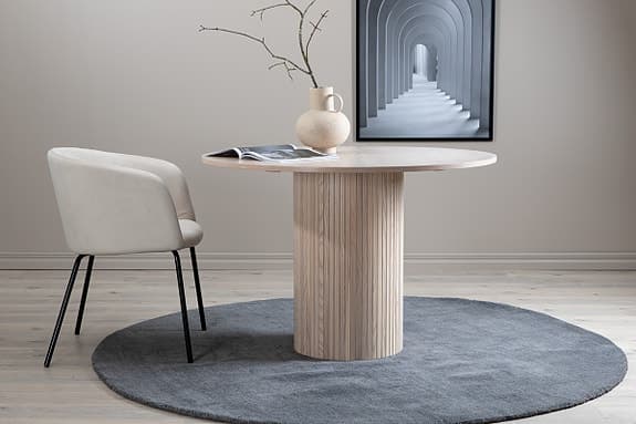 OANVÄND matbord. Nypris 6000 kr i förpackning