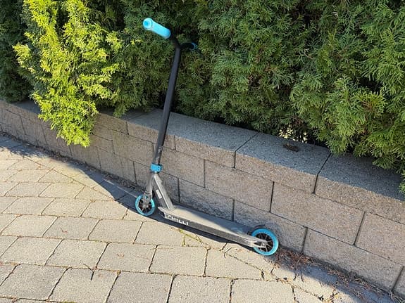 Sparkcykel trickmodell svart/blå