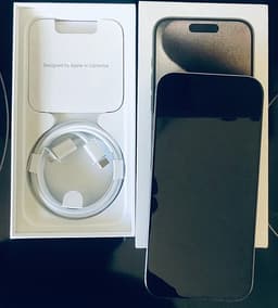Apple iPhone 15 Pro 128 GB svart