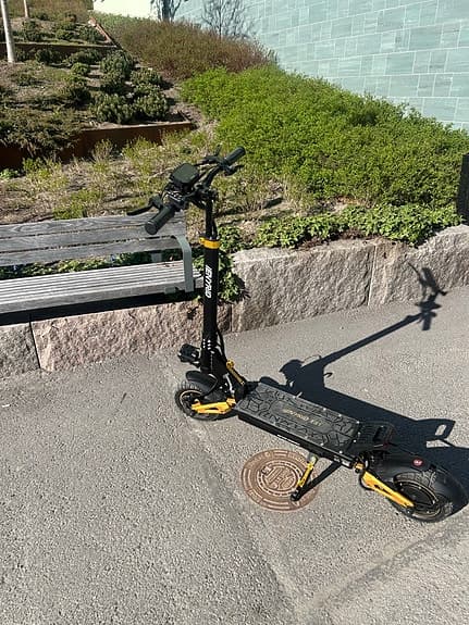 iEnyrid ES1 elsparkcykel svart/guld- Helt ny