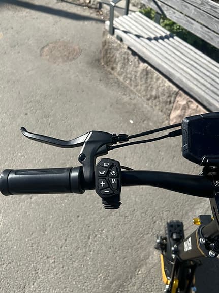 iEnyrid ES1 elsparkcykel svart/guld- Helt ny