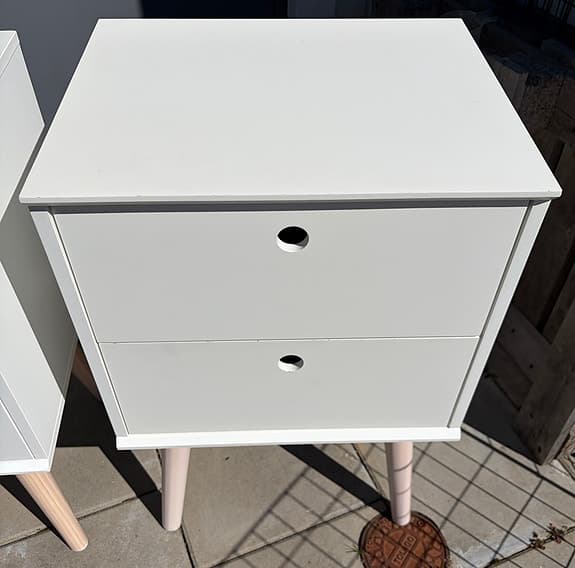 2 st sängbord Oplev från Jysk