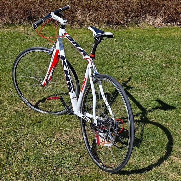 KHS Flite 450 racerhybrid. Helt ny. Custombyggd. 700X23C däck. 10 växlar.