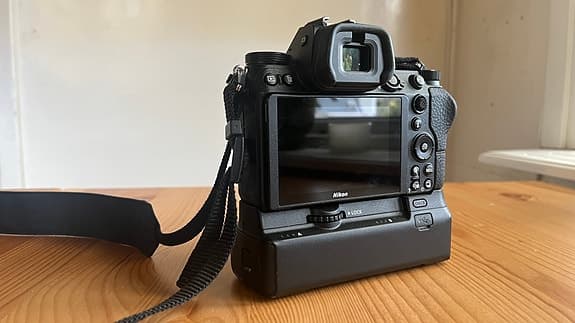 Nikon Z6 + 2 objektiv + batterigrepp + minneskort
