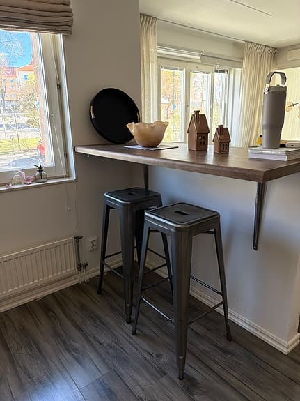 säljer två barstolar