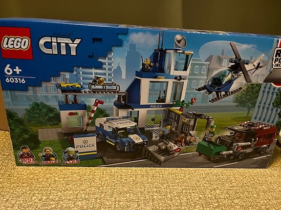 LEGO City polisstation 60316 byggsats