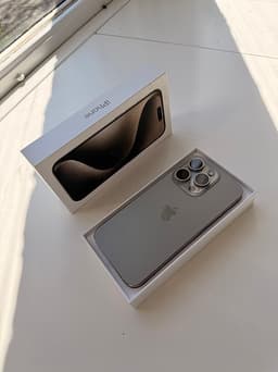 Apple iPhone 15 Pro mobil 256 GB titan