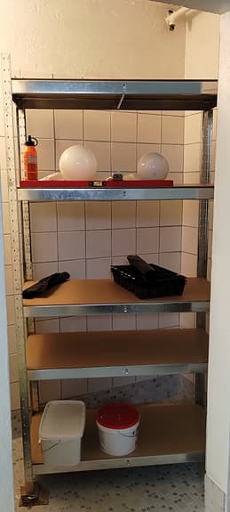 Förråds/garagehylla eller 2 arbetsbänkar
