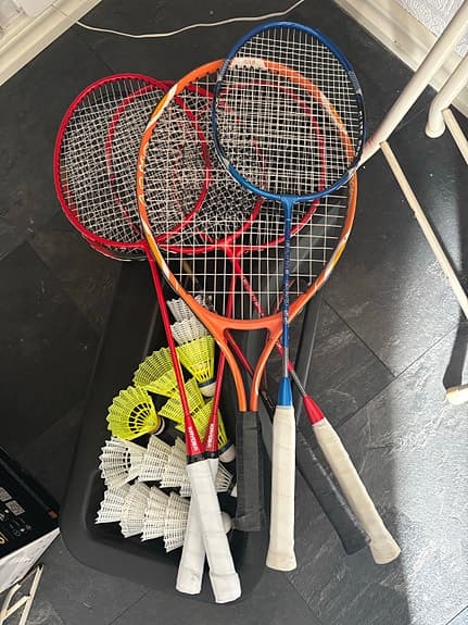 KYKOBRA badmintonset med racketar och bollar