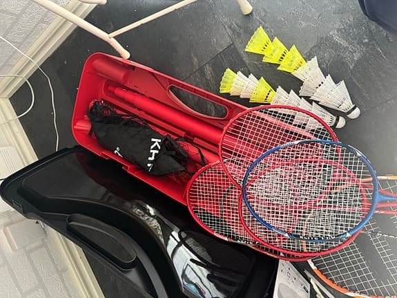 KYKOBRA badmintonset med racketar och bollar