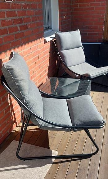 Helt nya trädgårdsmöbler - supersköna stolar