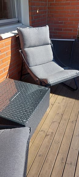 Helt nya trädgårdsmöbler - supersköna stolar