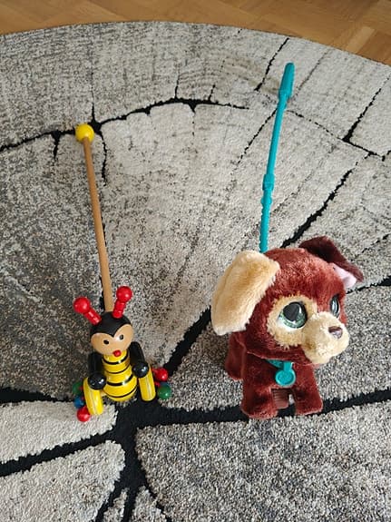 BRIO och FurReal Gåleksaker